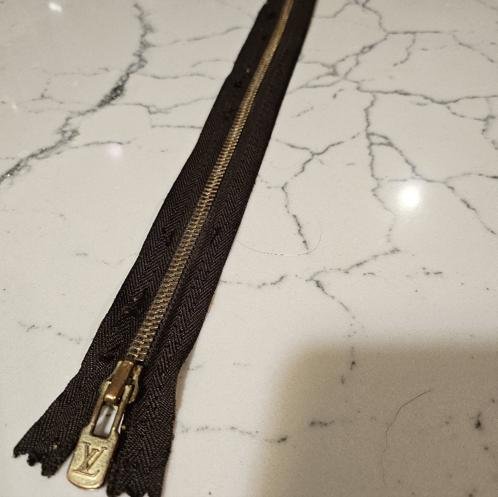 Authentic Louis Vuitton Zipper